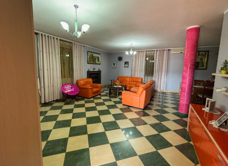 Vilë garsoniere në shitje në Marikaj, Tiranë, 300 m². Foto 4 nga 7