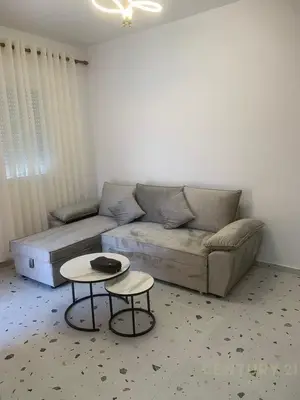 Apartament 1+1 me qera në Rruga 5 Maji, Tiranë, 60 m². Foto 1 nga 8