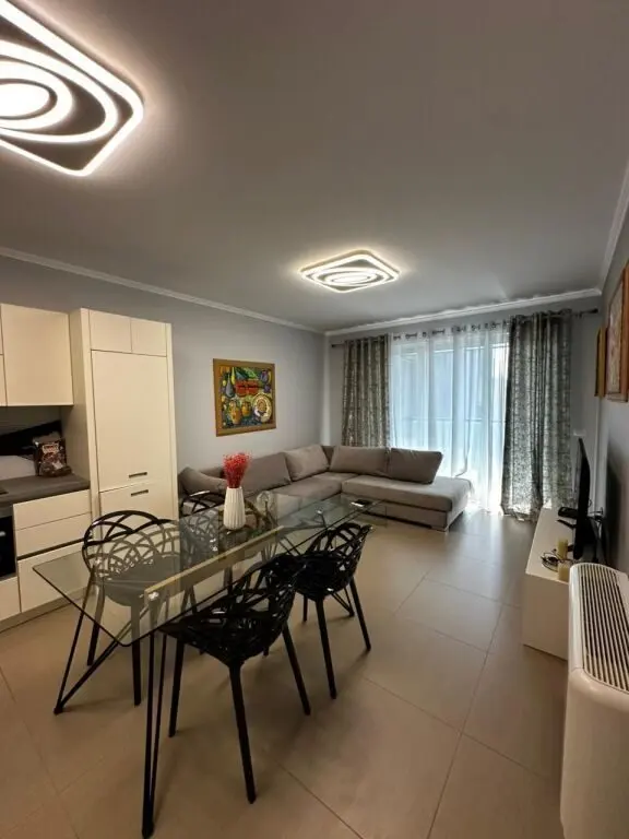 Apartament 2+1 me qera në Ambasador 3, Tiranë, 97 m²