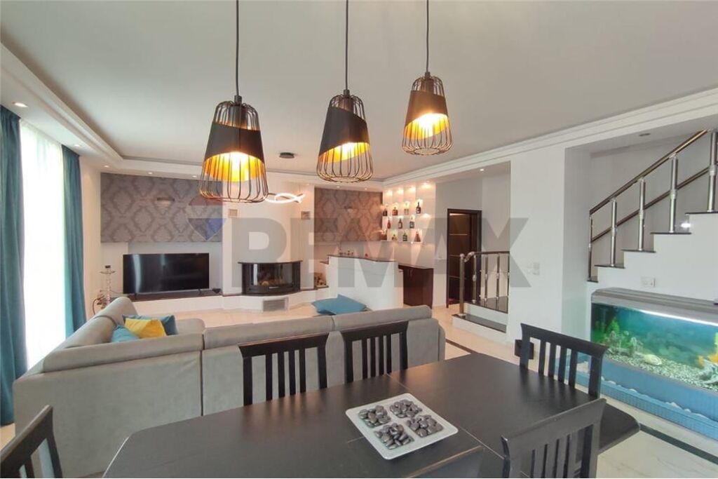 Dupleks me qera në Rruga e Kavajës, Tiranë, 207 m². Foto 1 nga 3