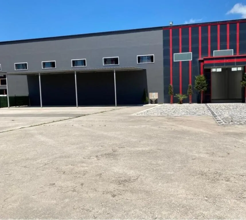 Magazinë me qera në Autostrada Tirane - Durres, Tiranë, 850 m². Foto 1 nga 1