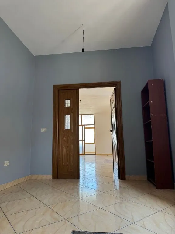 Apartament 3+1 me qera në Rruga Glaukia, Durrës, 165 m². Foto 1 nga 12