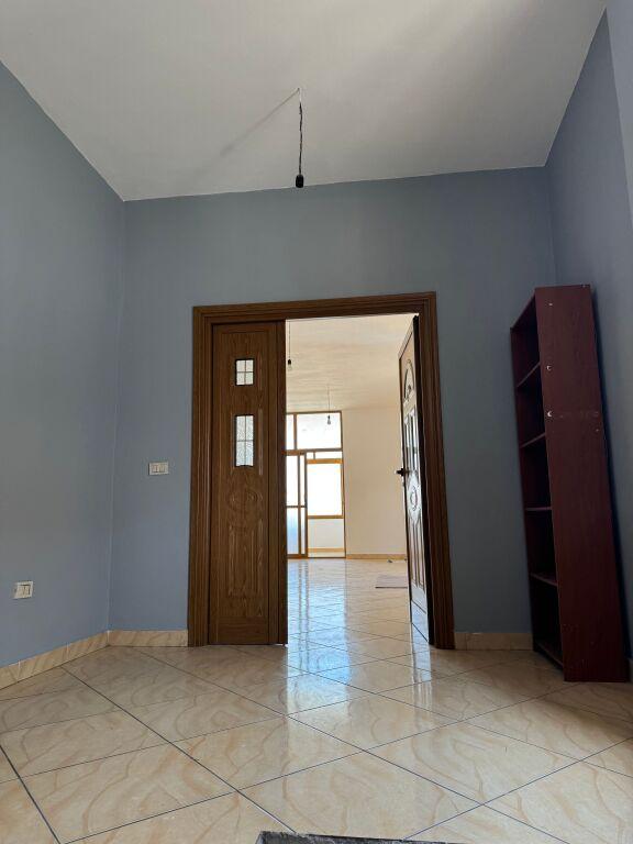 Apartament 3+1 me qera në Rruga Glaukia, Durrës, 165 m²