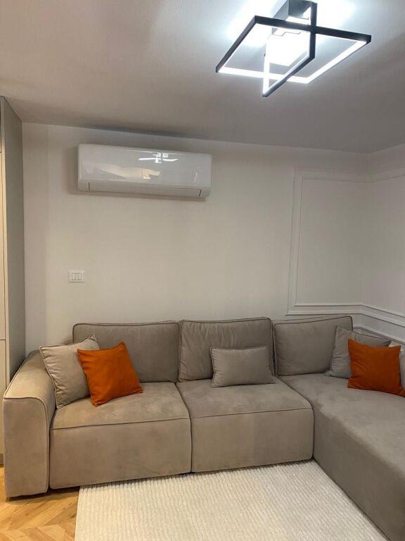 Villa 2+1 in affitto a Kompleksi Grand, Tirana, 100 m²