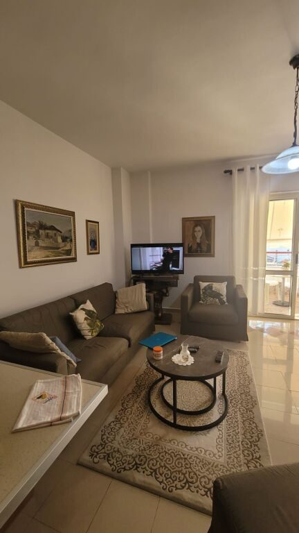 Apartament 2+1 në shitje në Rruga Qemal Stafa, Tiranë, 107 m². Foto 1 nga 7