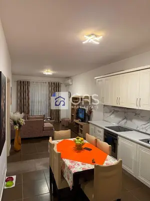 Apartament 2+1 me qera në Liqeni i Thatë, Tiranë, 100 m². Foto 2 nga 6