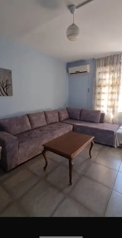 Appartamento 1+1 in affitto a Spitali Universitar i Traumës, Tirana, 65 m²