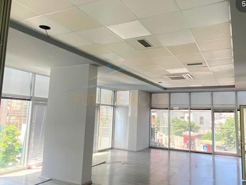 Commercial space for rent in Drejtoria e Tatimeve Durrës, Durrës, 200 m²