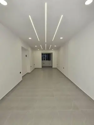 Shop for sale in Bulevardi Zhan D’Ark, Tirana, 52 m². Photo 2 of 4