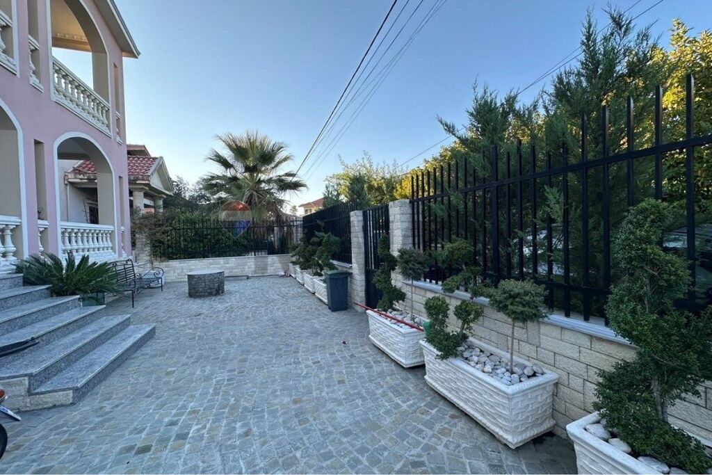 Villa for rent in Rruga e Elbasanit, Tirana, 110 m². Photo 1 of 3