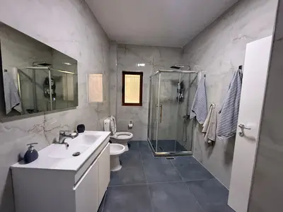 Apartament 2+1 me qera në Rruga Gjon Buzuku, Tiranë, 110 m². Foto 10 nga 12