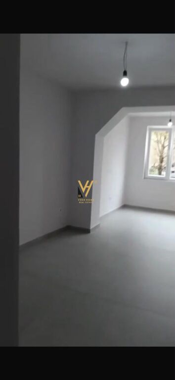 Ambient biznesi me qera në Brryli, Tiranë, 100 m²
