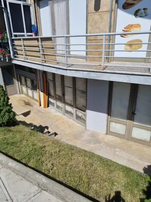 Negozio in vendita a Rruga Pandeli Vangjeli, Coriza, 45 m². Foto 2 di 5