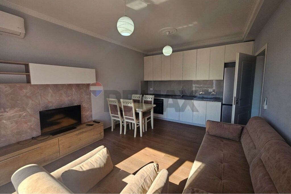 Appartamento in affitto ad Astir, Tirana, 70 m². Foto 1 di 3