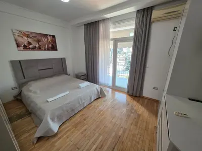 Appartamento 2+1 in affitto a Xhamia e Tabakeve, Tirana, 100 m². Foto 4 di 8