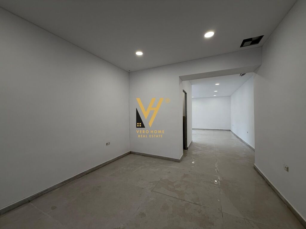 Dyqan me qera në Xhamlliku, Tiranë, 52 m². Foto 3 nga 3
