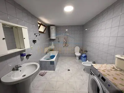 Vilë në shitje në Lagjia 6, Korçë, 216 m². Foto 7 nga 12