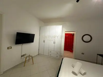 Apartment 1+1 for rent in Centrale, Vlorë, 70 m². Photo 6 of 7