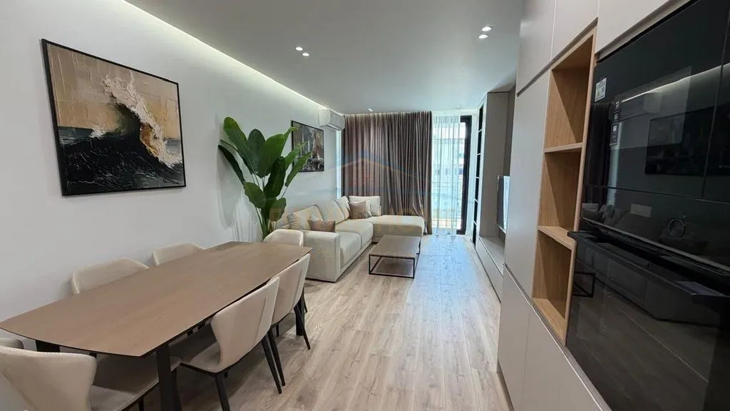 Apartament 2+1 në shitje në Rruga Mine Peza, Tiranë, 122 m². Foto 1 nga 5