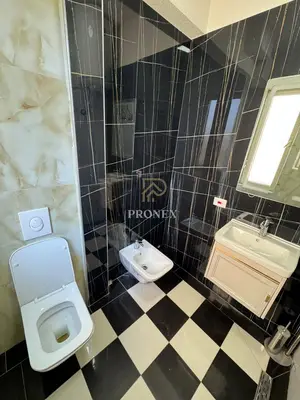 Ambient biznesi me qera në Rruga Hysen Kertusha, Durrës, 146 m². Foto 10 nga 12
