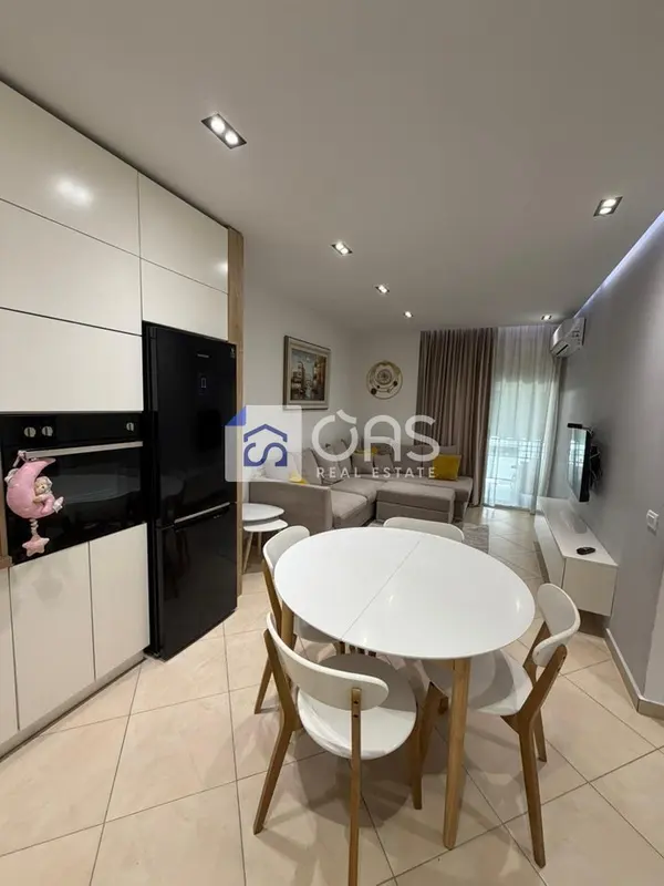 Apartament 1+1 me qera në Pallati me Shigjeta, Tiranë, 65 m²