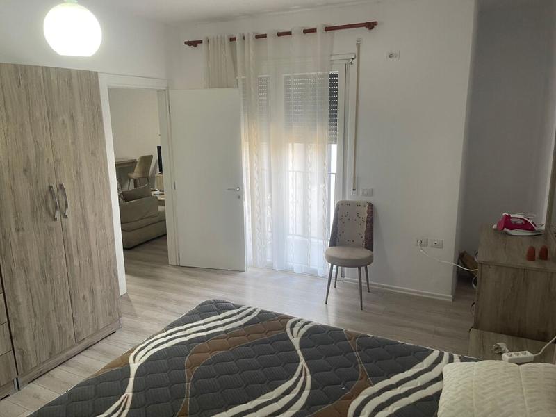 Apartament 1+1 me qera në Rruga Haxhi Hysen Dalliu, Tiranë, 70 m². Foto 3 nga 6