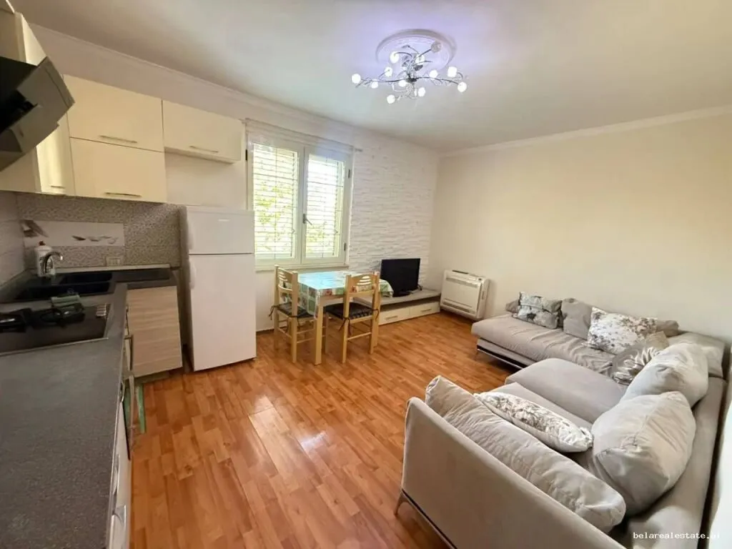Appartamento 2+1 in affitto ad Oxhaku, Tirana, 75 m². Foto 1 di 8