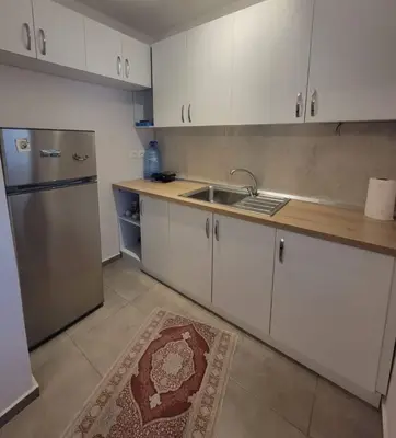 Apartament 1+1 me qera në Rruga e Dibrës, Tiranë, 60 m². Foto 2 nga 5