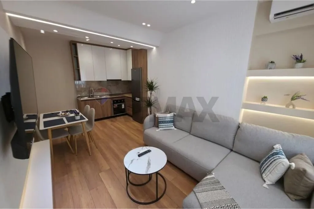 Apartament 1+1 në shitje në Rruga Hoxha Tahsim, Tiranë, 50 m². Foto 1 nga 3