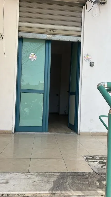Ambient biznesi me qera në Rruga e Elbasanit, Tiranë, 25 m². Foto 1 nga 5