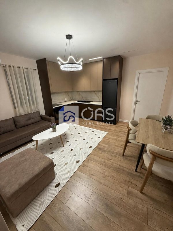 Appartamento 1+1 in affitto a Farkë, Tirana, 65 m²