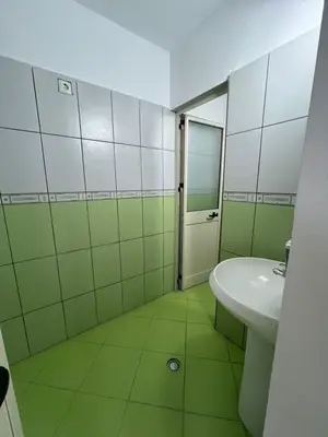 Commercial space for rent in Stacioni i Trenit, Durrës, 70 m². Photo 3 of 3