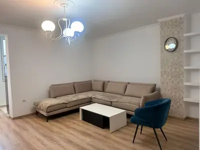 Apartament 3+1 me qera në Pazari i Ri, Tiranë, 120 m². Foto 1 nga 5