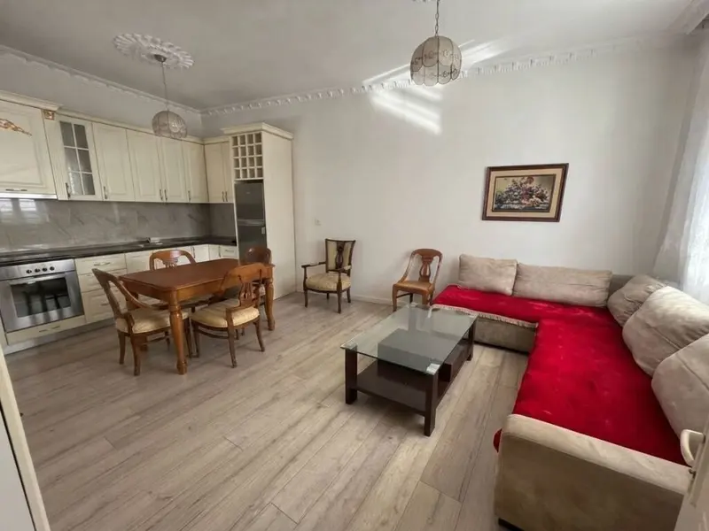Appartamento 2+1 in affitto a Rruga Him Kolli, Tirana, 98 m²
