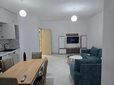 Apartament 1+1 në shitje në Yzberisht, Tiranë, 70 m². Foto 1 nga 4