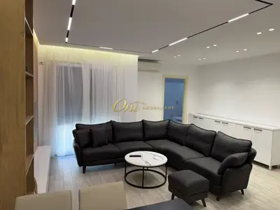 Appartamento 1+1 in affitto a Rruga Haxhi Hysen Dalliu, Tirana, 70 m². Foto 1 di 5