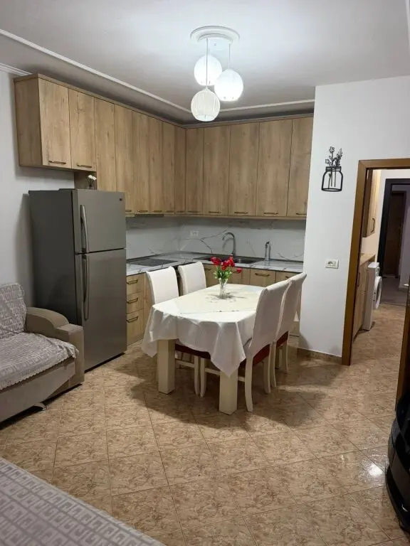 Appartamento 3+1 in affitto ad Universiteti i Mjekësisë, Tirana, 100 m²