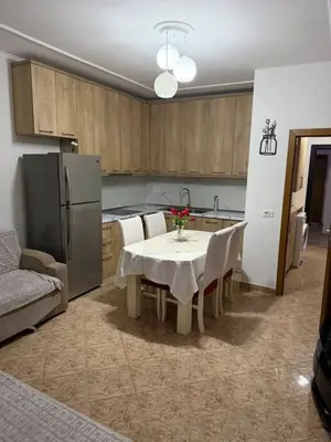 Apartament 3+1 me qera në Universiteti i Mjekësisë, Tiranë, 100 m². Foto 1 nga 7