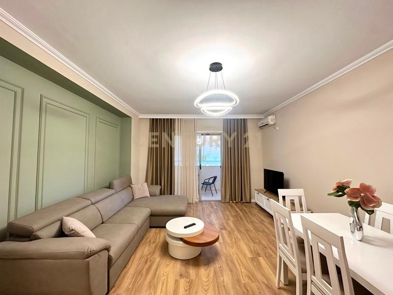Appartamento 1+1 in affitto a Rruga Haxhi Hysen Dalliu, Tirana, 80 m²