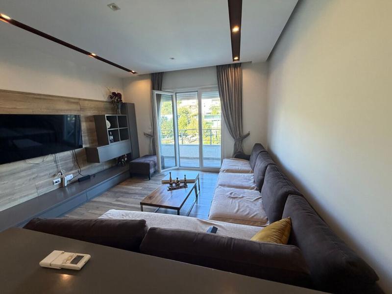 Parking space for rent in Rruga Bilal Sina, Tirana, 130 m²
