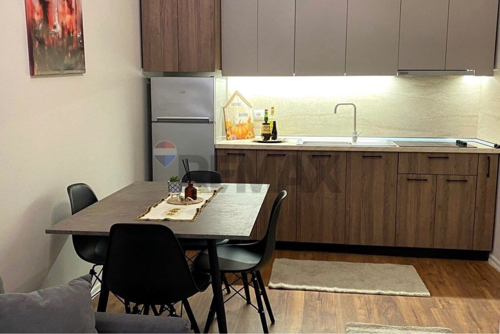 Apartment for rent in Blloku, Tirana, 54 m². Photo 3 of 3