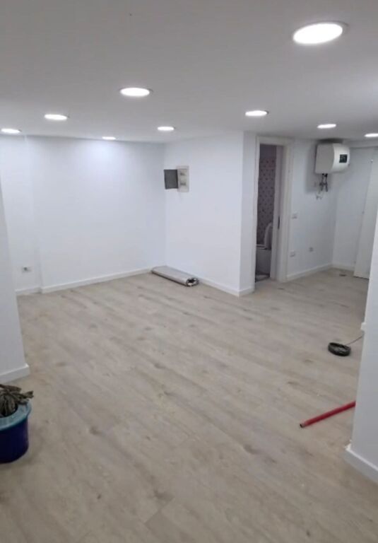 Ambient biznesi me qera në Komuna e Parisit, Tiranë, 100 m². Foto 2 nga 3