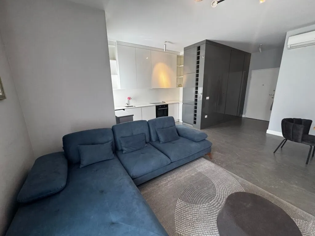 Apartament me qera në TEG, Tiranë, 90 m². Foto 1 nga 7