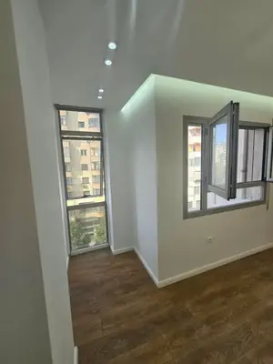 Apartament 1+1 në shitje në 21 Dhjetori, Tiranë, 58 m². Foto 3 nga 12