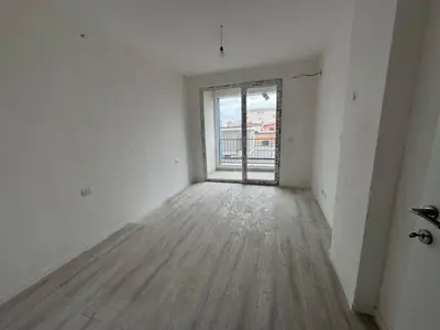 Appartamento 3+1 in vendita ad Ujësjellës Kanalizime, Durazzo, 140 m². Foto 3 di 8