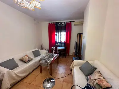 Apartament 1+1 me qera në Ish Rajoni i Policisë, Durrës, 60 m². Foto 2 nga 5