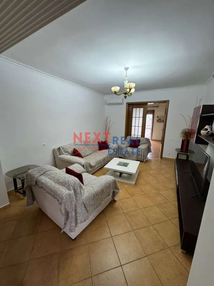 Apartament 2+1 në shitje në Tregu Orizit, Vlorë, 120 m². Foto 1 nga 9