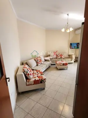 Apartament 2+1 me qera në Rruga Mujo Ulqinaku, Durrës, 100 m². Foto 2 nga 8