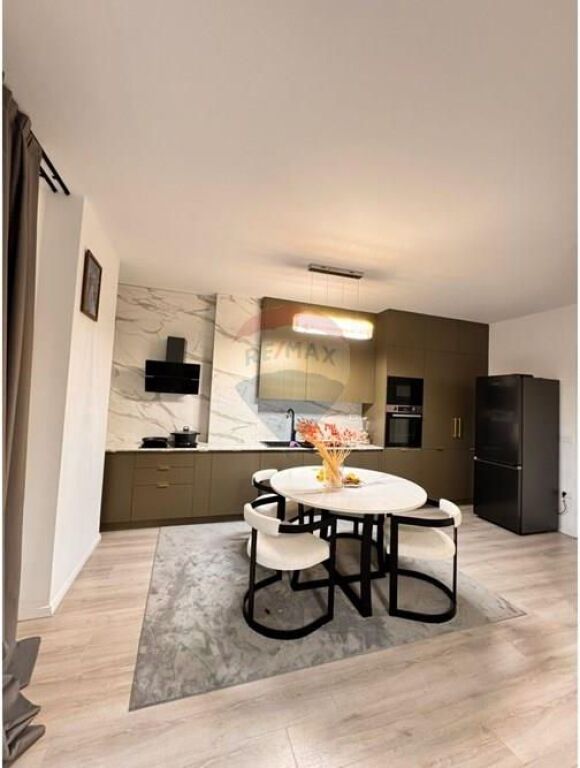 Apartment for rent in Kodra e Diellit, Tirana, 200 m². Photo 1 of 3