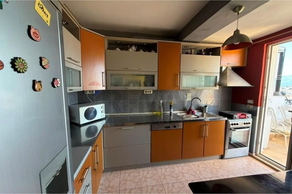 Dupleks në shitje në Kodra e Diellit, Tiranë, 273 m². Foto 2 nga 3